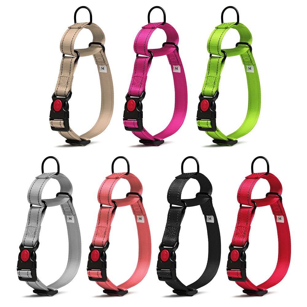 Reflective nylon martingale collar Reflective nylon martingale collar